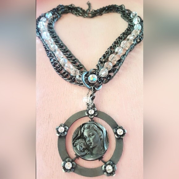 Vtg 60s Italy pewter Mary baby jesus Swarovski beads chunky chain necklace NWT - Picture 3 of 16